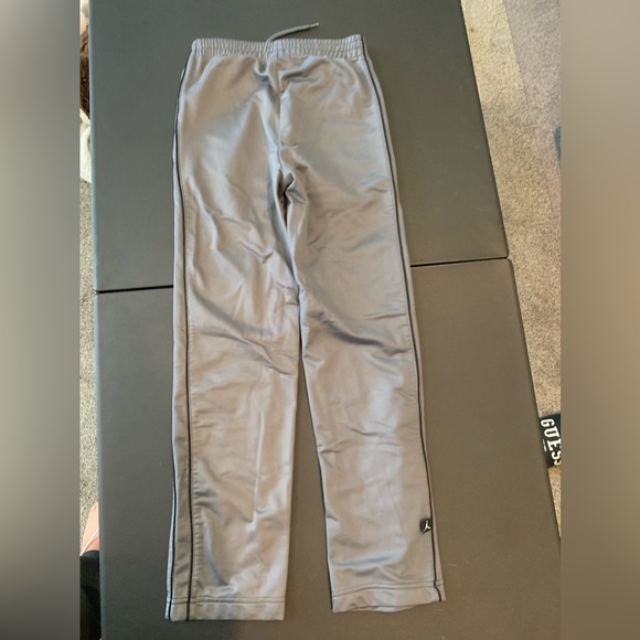 Grey Jordan Track Pants Boys Size Small 8-10 Yrs - Picture 6 of 6